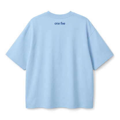 Oversize Entre Flores OneFive vista trasera logo one five azul celeste