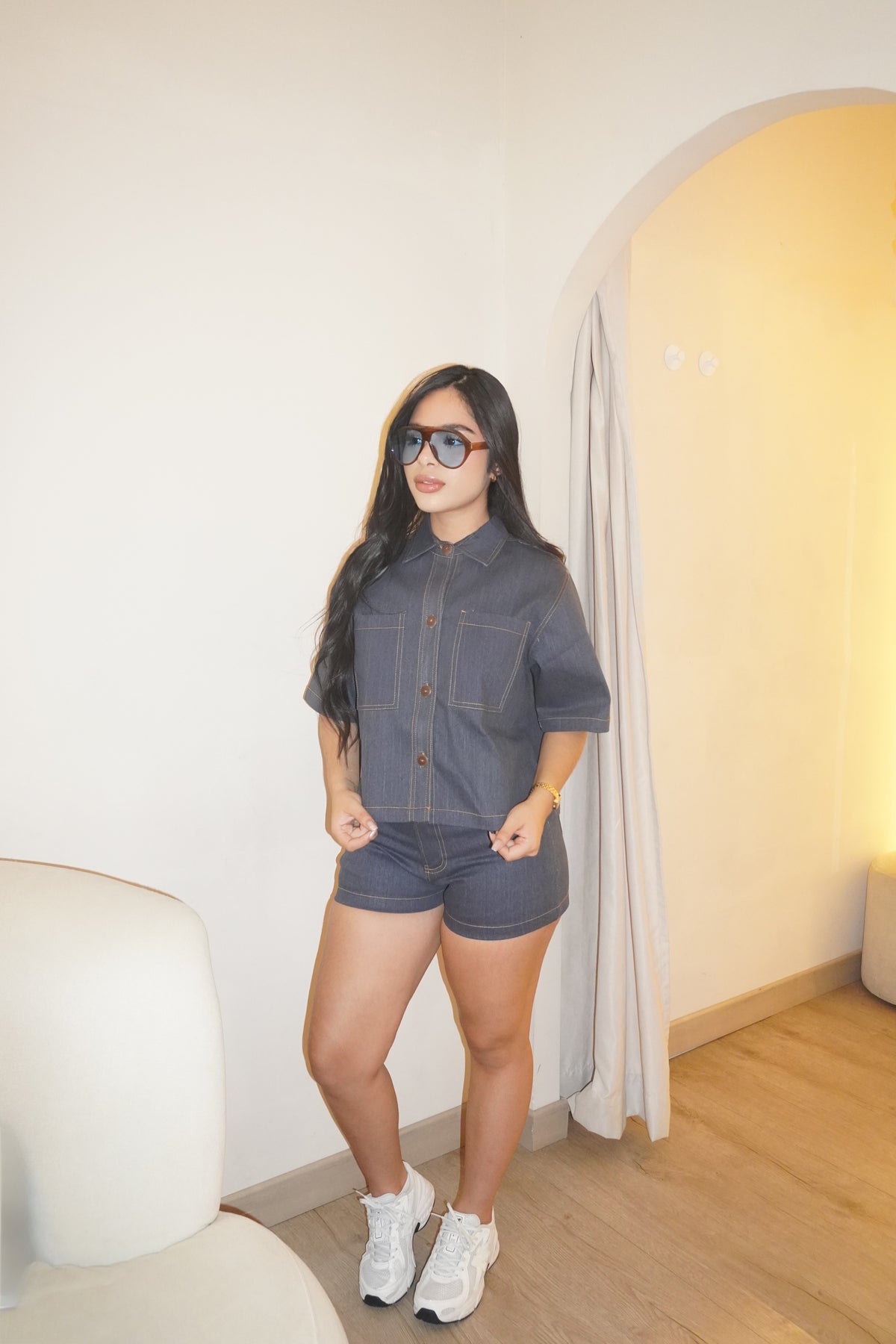 Set Breeze Índigo OneFive con modelo outfit completo índigo